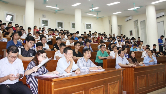 Định hướng chuyên ngành cho tân sinh viên Khoa Cơ học kỹ thuật và Tự động hóa