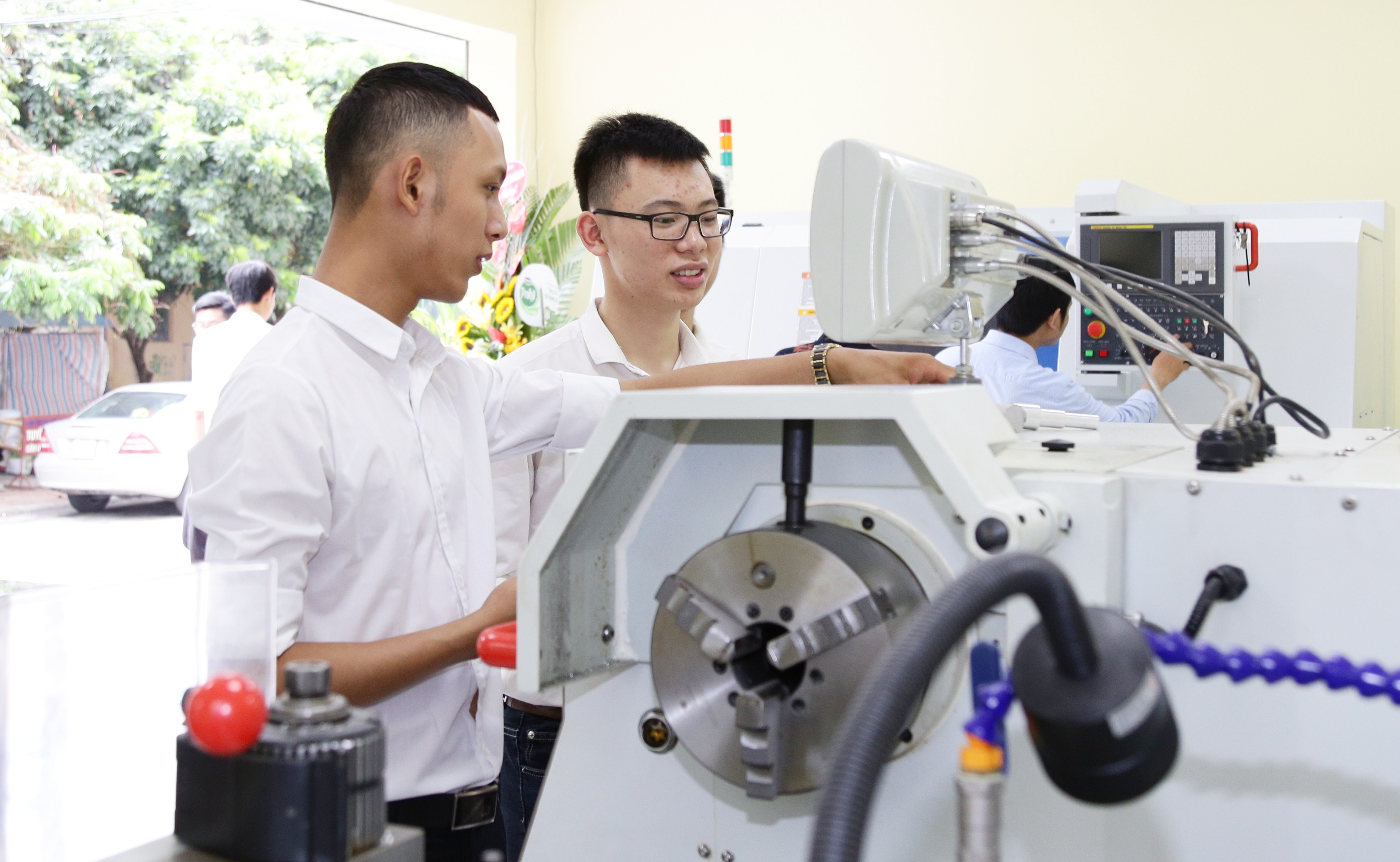 Đào tạo khóa học cấp chứng chỉ “Gia công cơ khí công nghệ CNC” Đào tạo khóa học cấp chứng chỉ “Gia công cơ khí công nghệ CNC”
