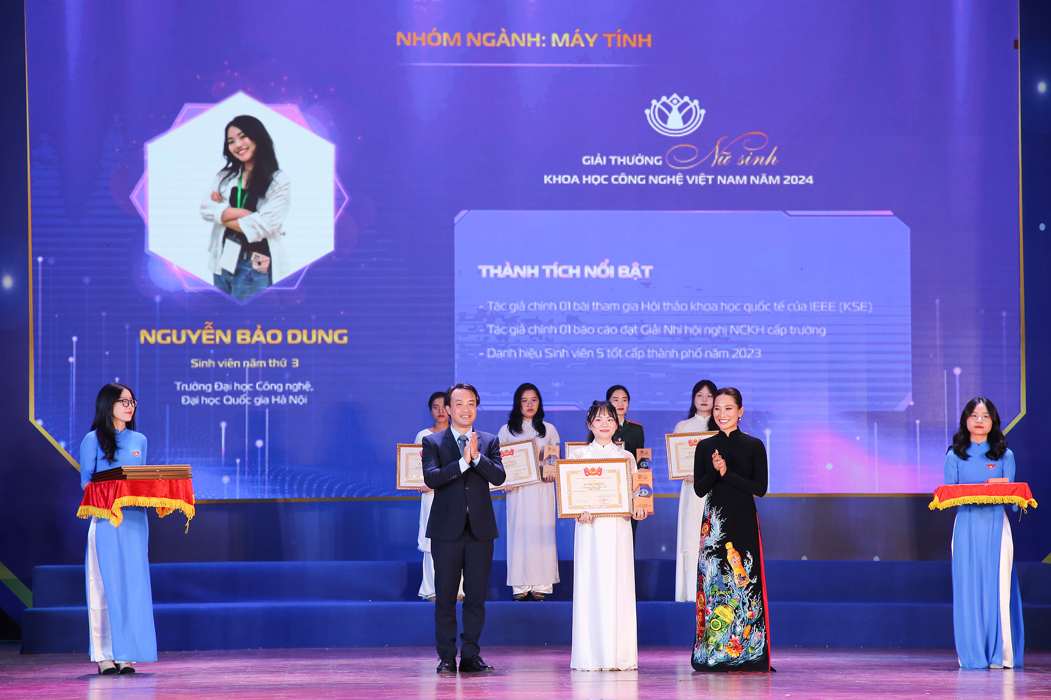 Nguyễn Bảo Dung – Nữ sinh Trường Đại học Công nghệ: Dám ước mơ, hành động và bứt phá Nguyễn Bảo Dung – Nữ sinh Trường Đại học Công nghệ: Dám ước mơ, hành động và bứt phá