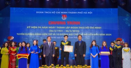 vnu-uet-phan-hoang-anh-1