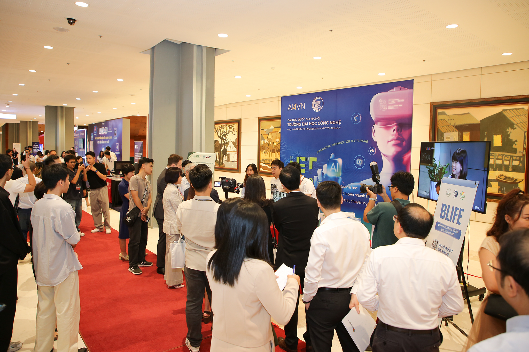 Nhiều sản phẩm AI của Trường Đại học Công nghệ tham gia triển lãm tại Ngày hội Trí tuệ Nhân tạo Việt Nam 2025