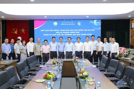 Giám đốc Đại học Quốc gia Hà Nội Hoàng Minh Sơn: Trường ĐH Công nghệ tiếp tục thúc đẩy chuyển đổi số, phát triển các chương trình đào tạo tài năng gắn với các lĩnh vực công nghệ mũi nhọn