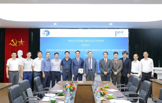 Trường Đại học Công nghệ thúc đẩy hợp tác nghiên cứu và đào tạo trong các lĩnh vực công nghệ tiên tiến với JAIST