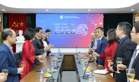Trường Đại học Công nghệ, ĐHQGHN gặp mặt đầu Xuân Bính Ngọ 2026