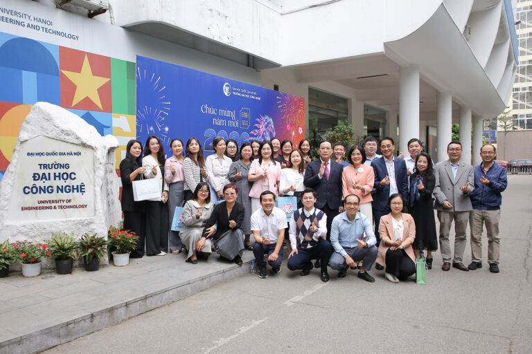 Trường Đại học Công nghệ chào mừng ngày Quốc tế Phụ nữ 8/3