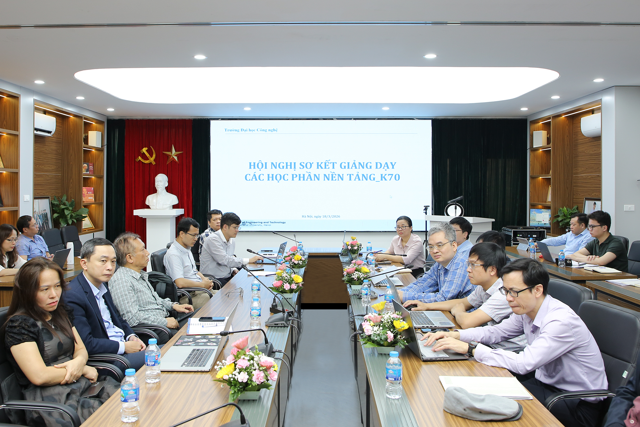 Hội nghị Sơ kết giảng dạy các học phần nền tảng cho sinh viên K70