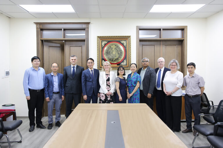 Trường Đại học Công nghệ tiếp đón đoàn Viện Blekinge Institute of Technology (Thụy Điển)