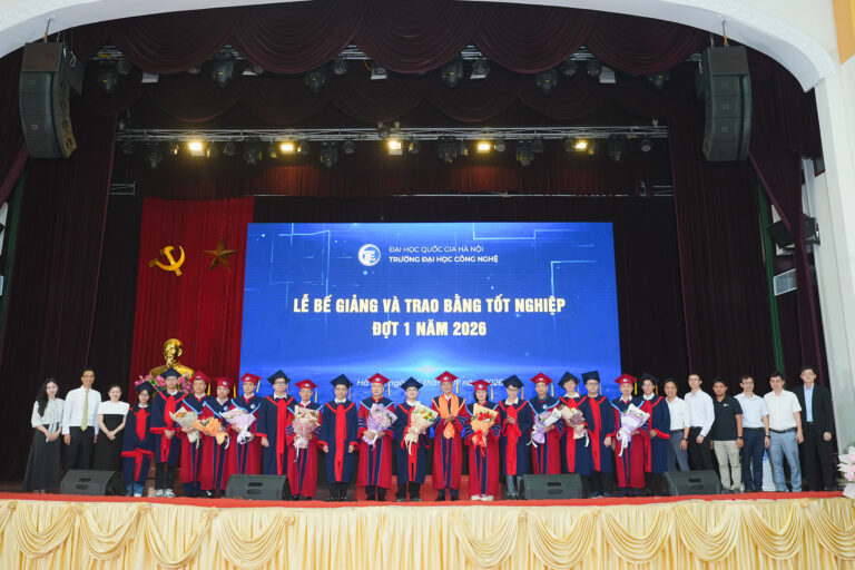 Trường Đại học Công nghệ tổ chức Lễ bế giảng và trao bằng tốt nghiệp đợt 1 năm 2026