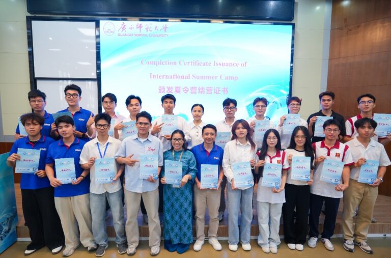 Sinh viên UET trao đổi quốc tế tại ĐH Sư phạm Quảng Tây, Trung Quốc: Đi để hội nhập, học để bứt phá!